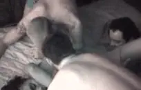 في سن المراهقة الساخنة مع النظارات الهزات قبالة الديك.