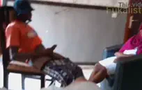 زوجان يمارس الجنس بينما الزوج بعيد.