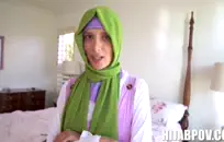 الاستمناء واللعب كس أثناء تواجدها بعيدًا.