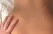 محاولة عدم القذف أثناء مشاهدة وأكل السائل المنوي.