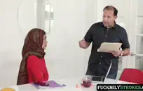 Gf مص قضيبي بينما هي خارج المدينة.