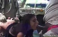 الاستمناء والتبول في الحديقة.