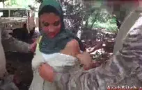 لطيف في سن المراهقة فاتنة مع كبير الثدي مارس الجنس من الصعب.