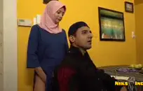 وقحة خنثي يعطي اللسان لعشيقها.