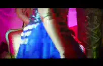 الشباب الأبنوس في سن المراهقة يظهر قبالة ضخمة الثدي والحمار المثالي