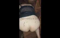 لطيف شقراء في سن المراهقة مارس الجنس من الخلف من قبل الديك و facialed